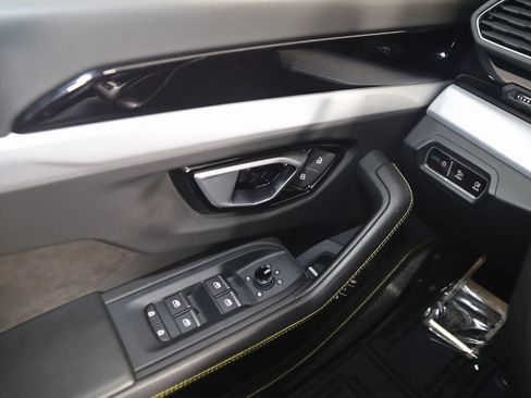 Used 2021 Lamborghini Urus image 55