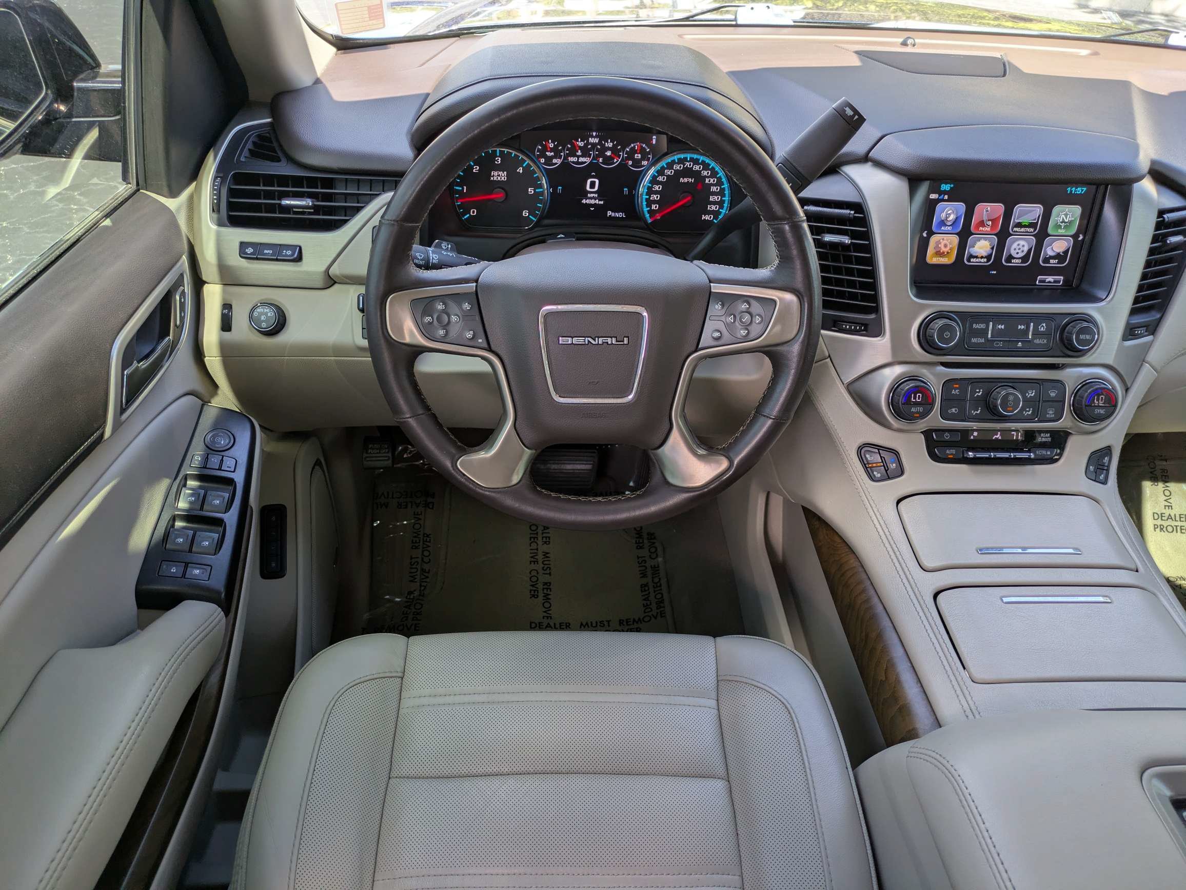 Used 2020 GMC Yukon Denali w/ Denali Ultimate Package RWD image 16