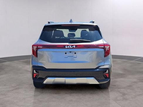 Used 2024 Kia Seltos EX AWD/4WD image 5