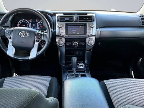 Used 2018 Toyota 4Runner SR5 AWD/4WD image 17