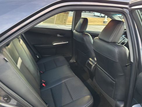 Used 2012 Toyota Camry SE image 11