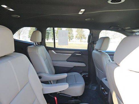 Used 2024 GMC Acadia Elevation image 15