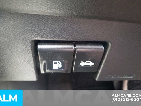 Used 2019 Nissan Kicks S FWD image 32