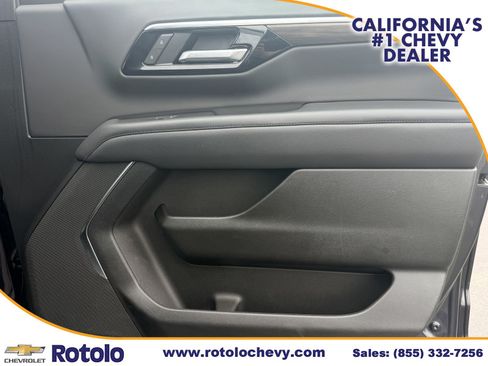 Used 2025 Chevrolet Suburban Z71 AWD/4WD image 9