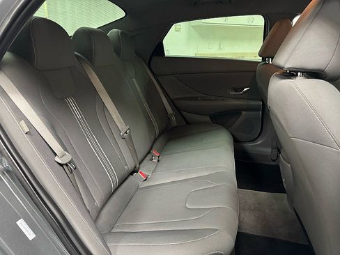 Used 2025 Hyundai Elantra Sport FWD image 13