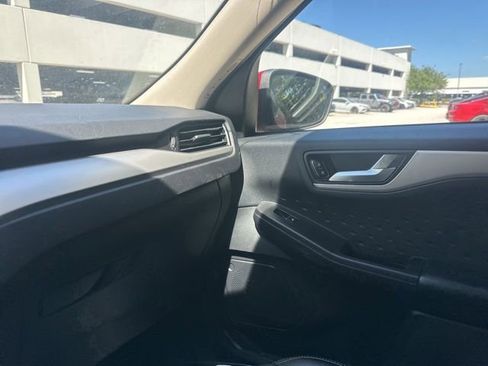 Used 2020 Ford Escape SEL image 31