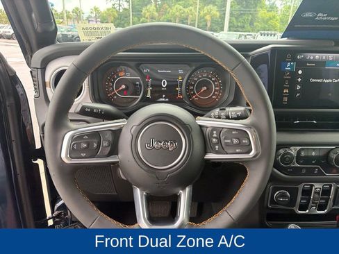 Used 2025 Jeep Wrangler Unlimited Sahara AWD/4WD image 18