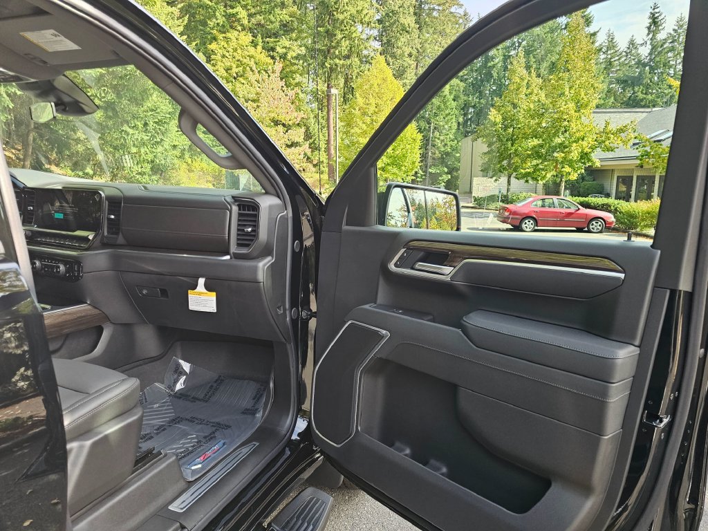 New 2026 Chevrolet Silverado 1500 LT w/ Z71 Off-Road Package AWD/4WD image 12