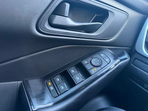 Certified 2025 Nissan Rogue S FWD image 25