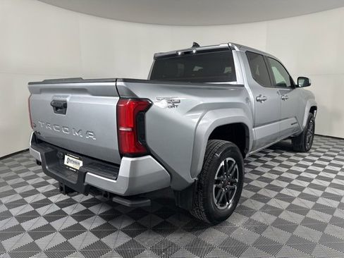 Used 2024 Toyota Tacoma TRD Sport image 3