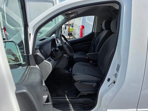 Used 2019 Nissan NV200 SV w/ Navigation Package image 17
