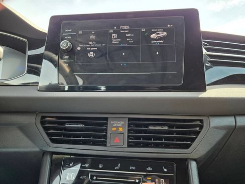 Used 2025 Volkswagen Jetta Sport FWD image 17