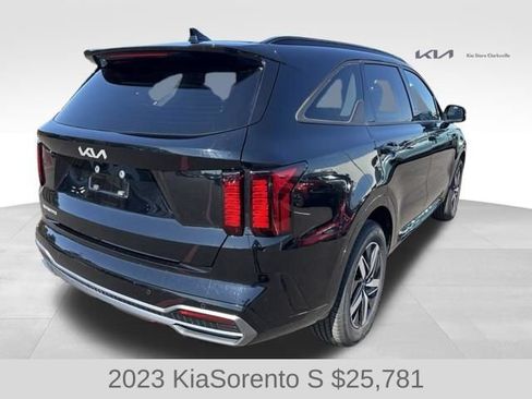 Used 2023 Kia Sorento S w/ Panoramic Sunroof Package FWD image 8
