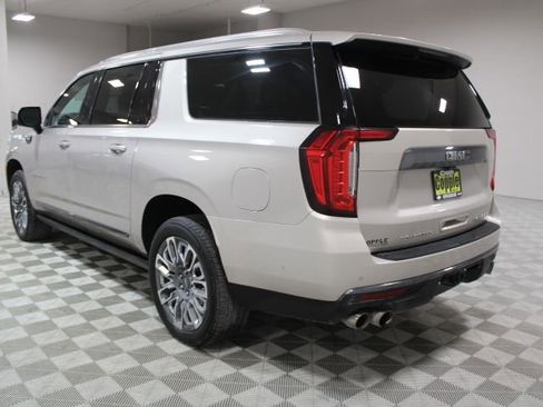 Used 2023 GMC Yukon XL Denali Ultimate w/ LPO, Floor Liner Package image 10