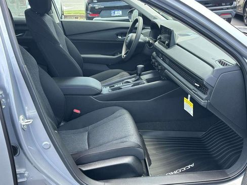 Used 2025 Honda Accord SE image 6