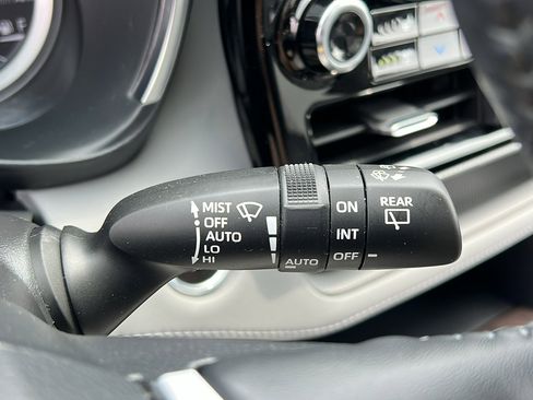 Certified 2021 Toyota Highlander Platinum image 13