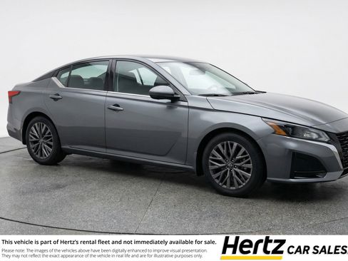 Used 2025 Nissan Altima 2.5 SV FWD image 1