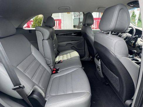 Used 2016 Kia Sorento EX FWD image 25