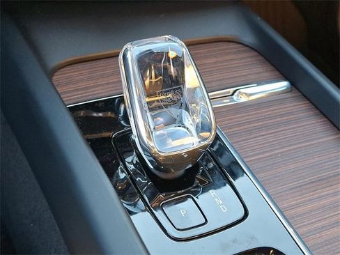 Used 2024 Volvo XC60 T8 Ultimate w/ Protection Package Premier image 15