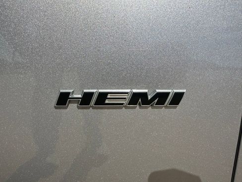 Used 2018 Dodge Charger R/T image 9