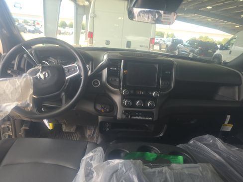 Used 2025 RAM 3500 Tradesman w/ Chrome Appearance Group AWD/4WD image 9