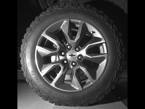 Used 2023 Chevrolet Silverado 1500 RST AWD/4WD image 13