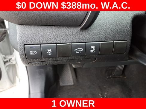 Used 2024 Toyota Camry SE image 11