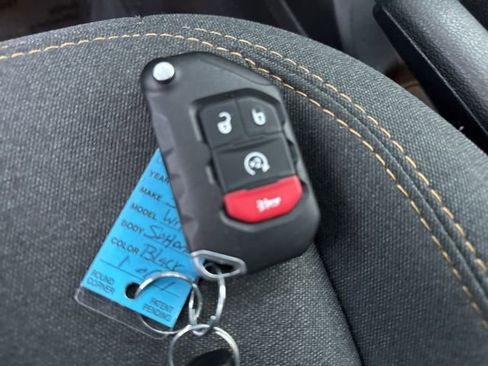 Used 2024 Jeep Wrangler Sahara image 34