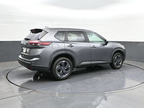 Used 2025 Nissan Rogue SV FWD image 14
