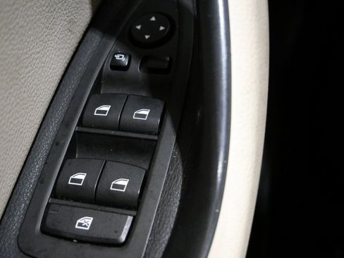 Used 2019 BMW X1 xDrive28i w/ Convenience Package image 14