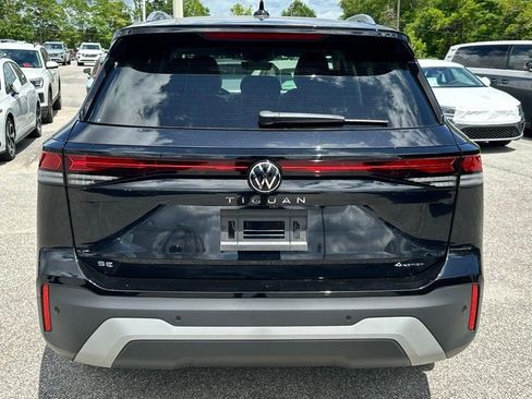 New 2026 Volkswagen Tiguan SE AWD/4WD image 3