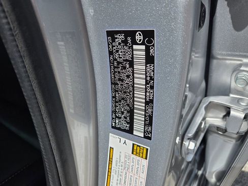 Used 2023 Toyota Prius XLE FWD image 20