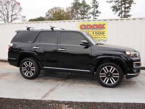 Used 2019 Toyota 4Runner Limited image 3