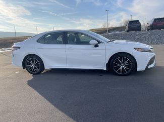 Used 2024 Toyota Camry SE video 2