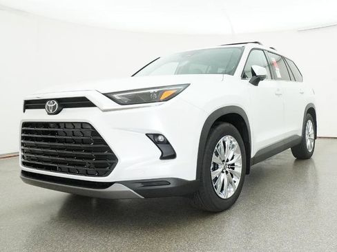 New 2026 Toyota Grand Highlander Platinum AWD/4WD image 19