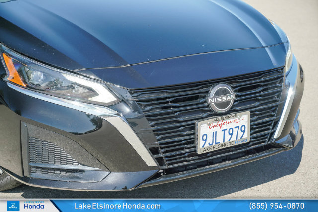 Used 2024 Nissan Altima 2.5 SV FWD image 2