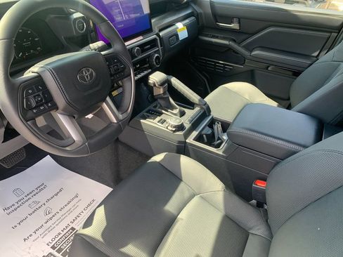 New 2026 Toyota 4Runner Limited AWD/4WD image 10