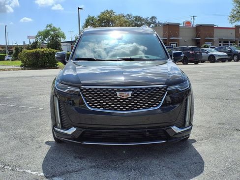 Used 2024 Cadillac XT6 Premium Luxury w/ Technology Package FWD image 2