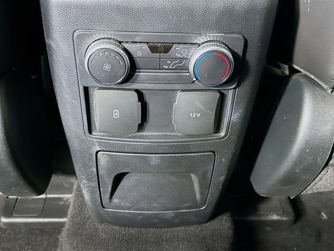 Used 2022 Ford Explorer XLT w/ Equipment Group 202A AWD/4WD image 27