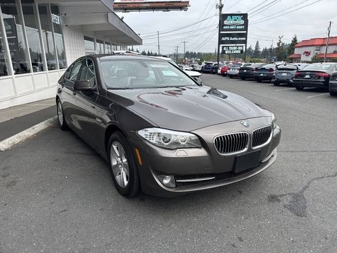Used 2012 BMW 528i xDrive Sedan AWD/4WD image 9