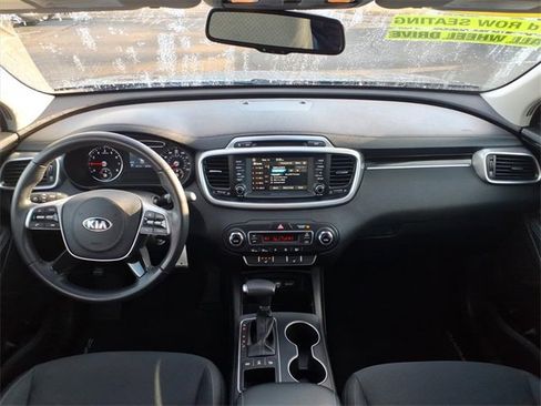 Used 2019 Kia Sorento LX w/ LX Convenience Package image 14