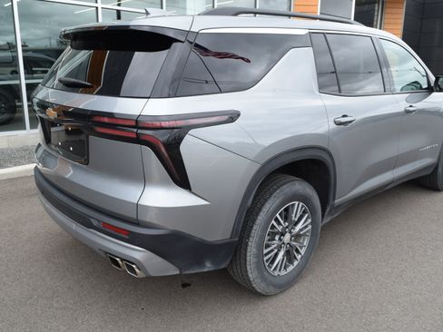 Used 2026 Chevrolet Traverse LT AWD/4WD image 6