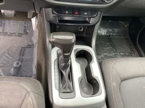 Used 2015 Chevrolet Colorado LT AWD/4WD image 12