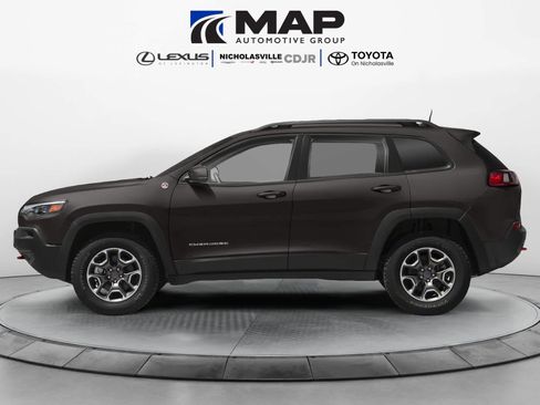 Used 2019 Jeep Cherokee Trailhawk w/ Comfort/Convenience Group image 3
