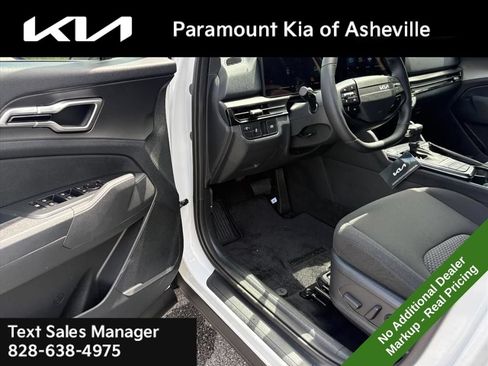 New 2026 Kia Sportage LX w/ LX Convenience Package AWD/4WD image 16