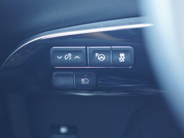 Used 2018 Toyota Prius Two w/ Prius Two Safety Plus Package FWD image 20