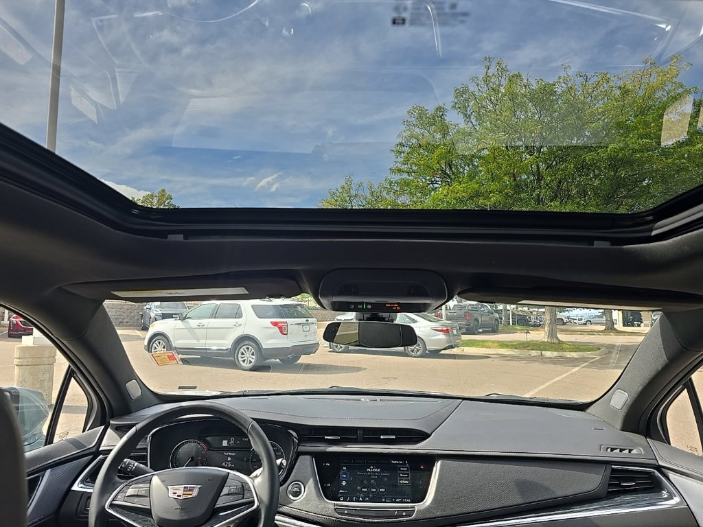 Used 2025 Cadillac XT5 Premium Luxury AWD/4WD image 16