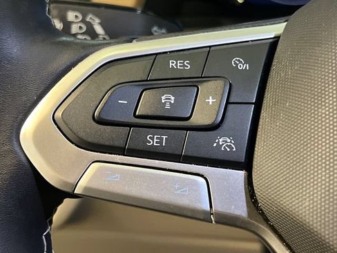Certified 2025 Volkswagen Atlas SE FWD image 20
