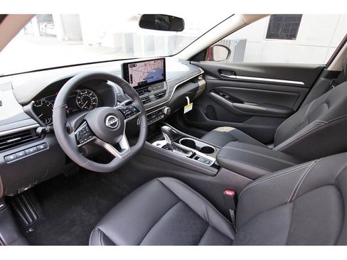 New 2025 Nissan Altima 2.5 SL image 12