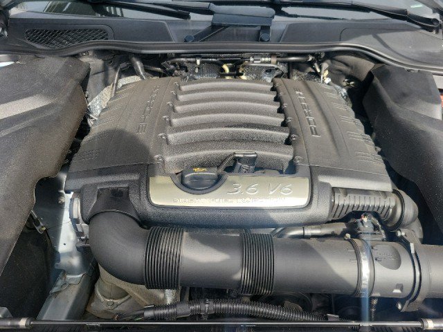 Used 2017 Porsche Cayenne Platinum Edition AWD/4WD image 17